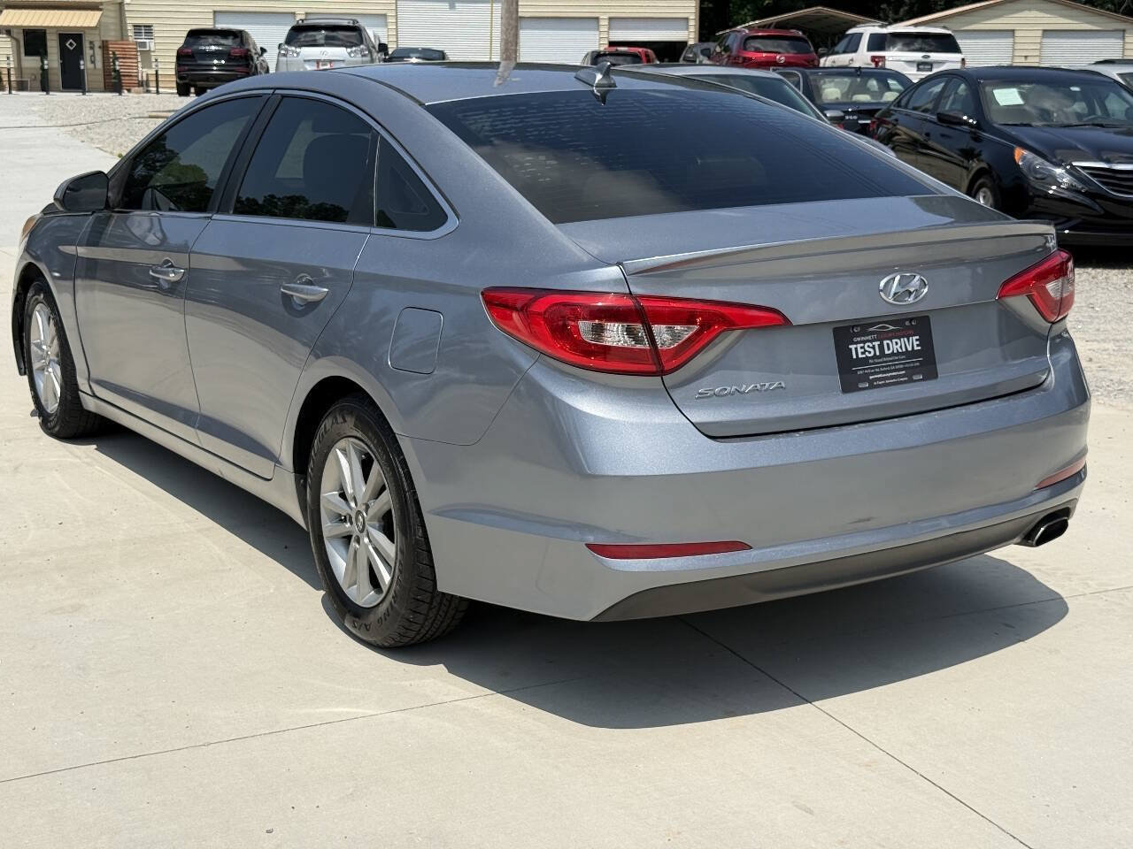 Used 2017 Hyundai Sonata SE FWD image 5