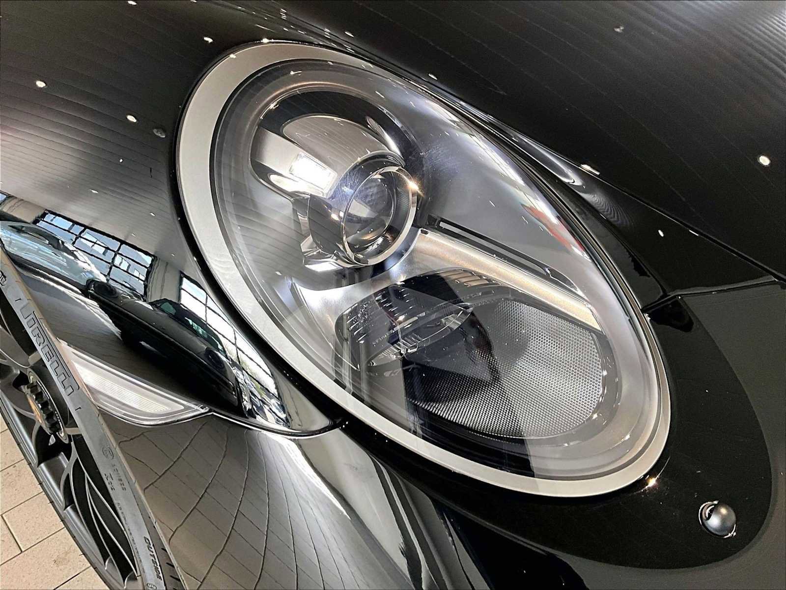 Used 2018 Porsche 911 Targa 4 GTS image 15