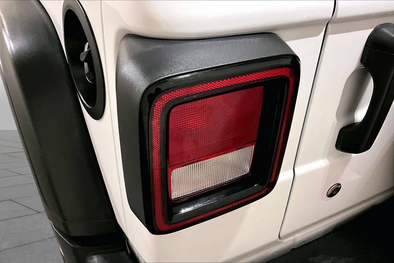 Used 2022 Jeep Wrangler Unlimited Sport AWD/4WD image 26