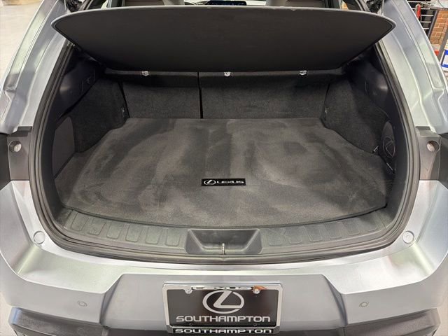 Used 2023 Lexus UX 250h AWD w/ Accessory Package (Z2) image 31