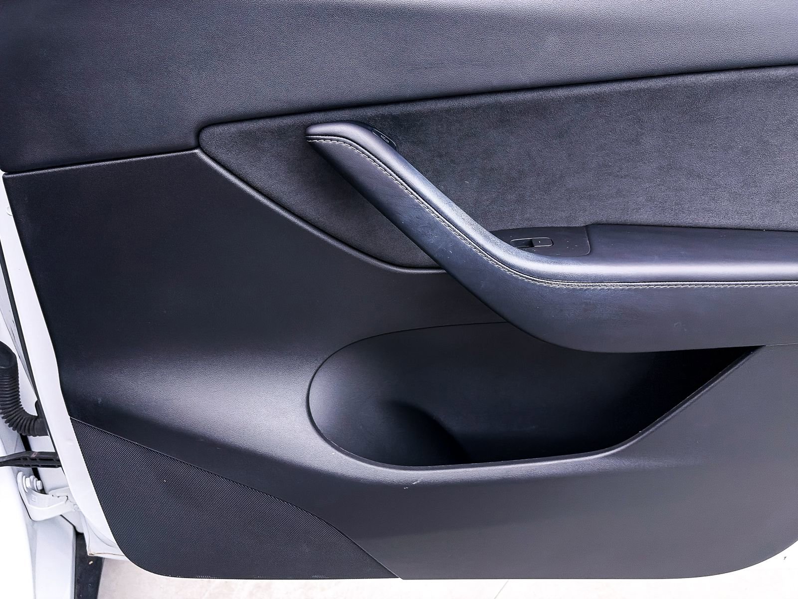 Used 2022 Tesla Model Y Long Range image 30
