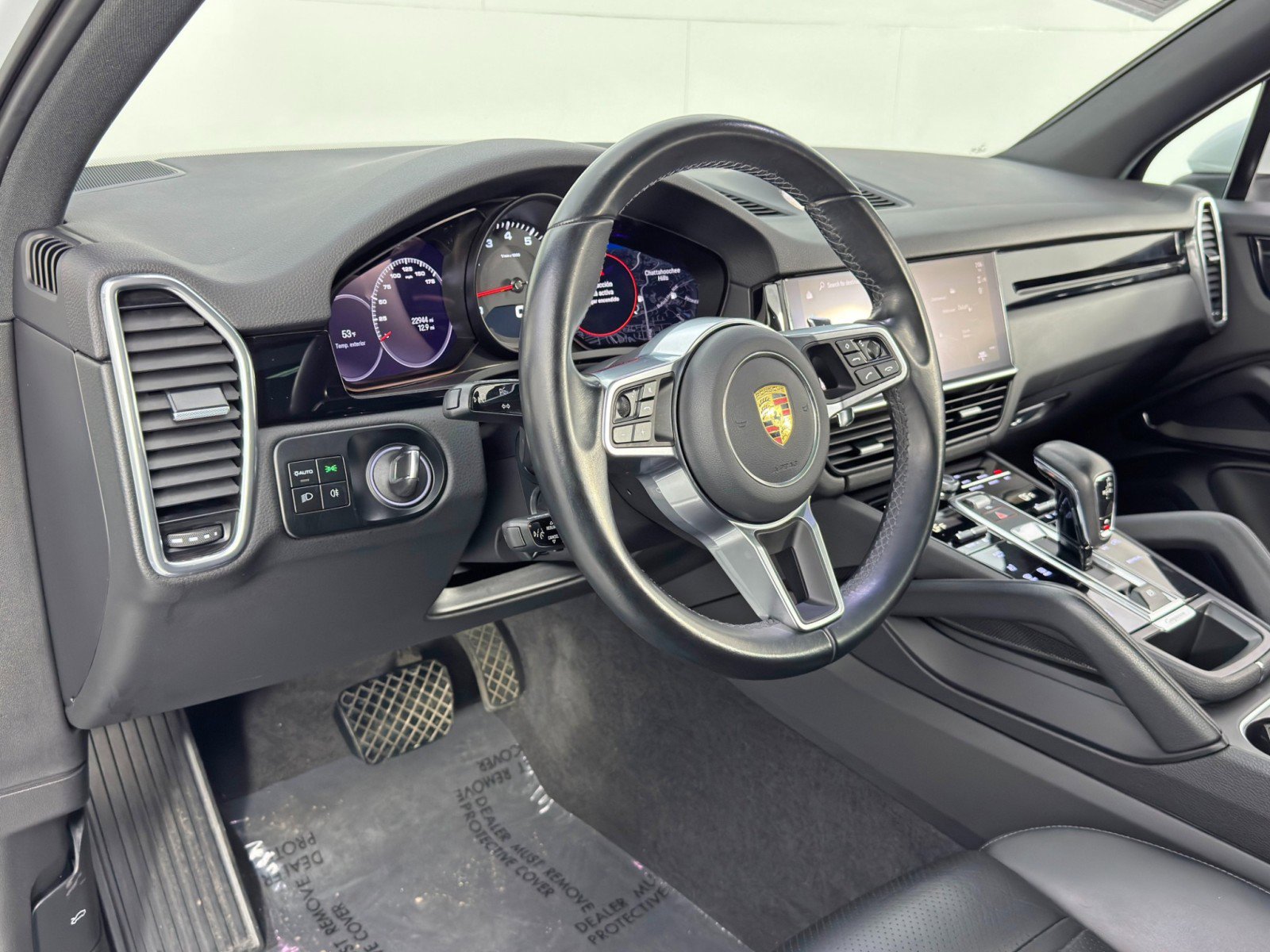 Used 2023 Porsche Cayenne Platinum Edition w/ Premium Package image 14