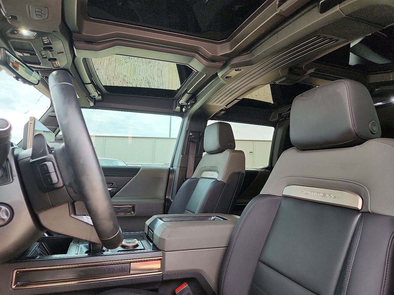 Used 2025 GMC Hummer EV 2X w/ LPO, Cargo Utility Package AWD/4WD image 11