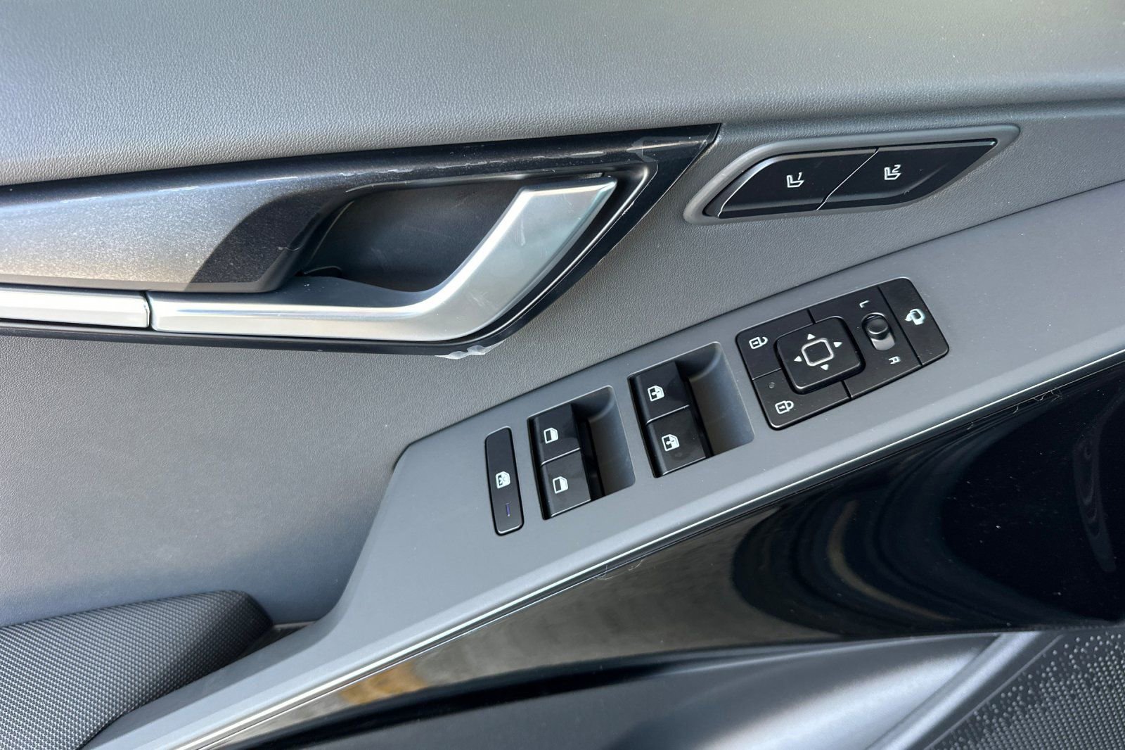 New 2026 Kia Niro FWD image 11