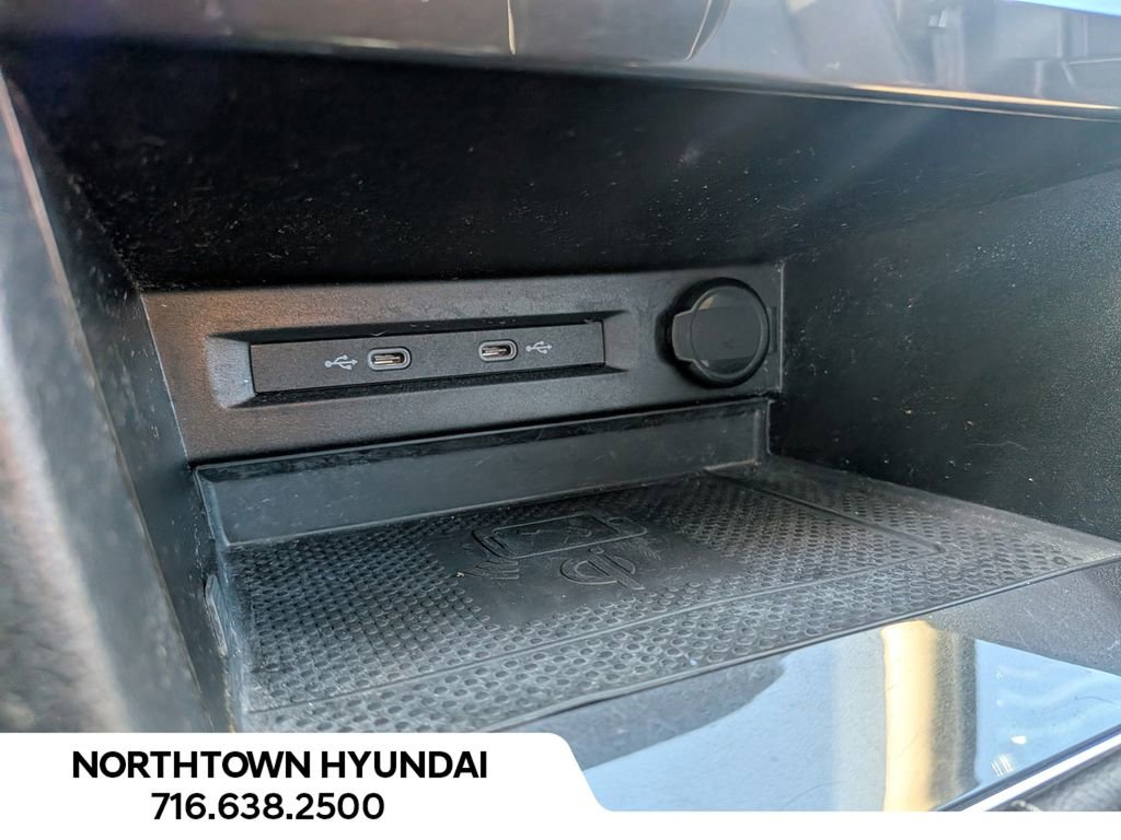 Used 2022 Volkswagen Tiguan SE image 16