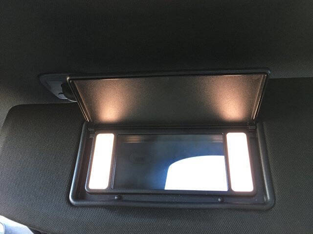 Used 2024 Jeep Grand Cherokee L Laredo w/ Luxury Tech Group I image 25