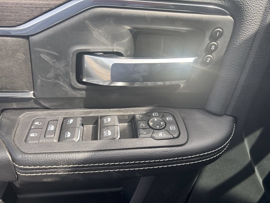 New 2026 RAM 2500 Laramie AWD/4WD image 18
