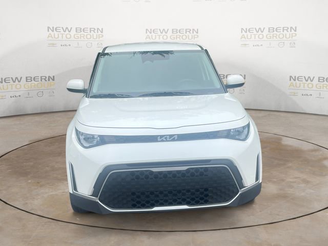 Used 2025 Kia Soul LX w/ LX Technology Package FWD image 8