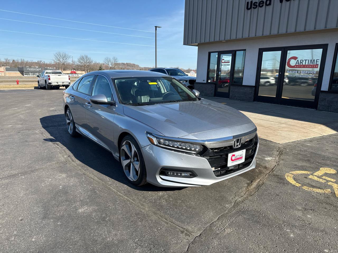 Used 2019 Honda Accord Touring image 2