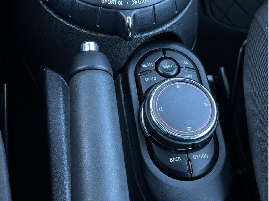 Used 2017 MINI Cooper S image 15