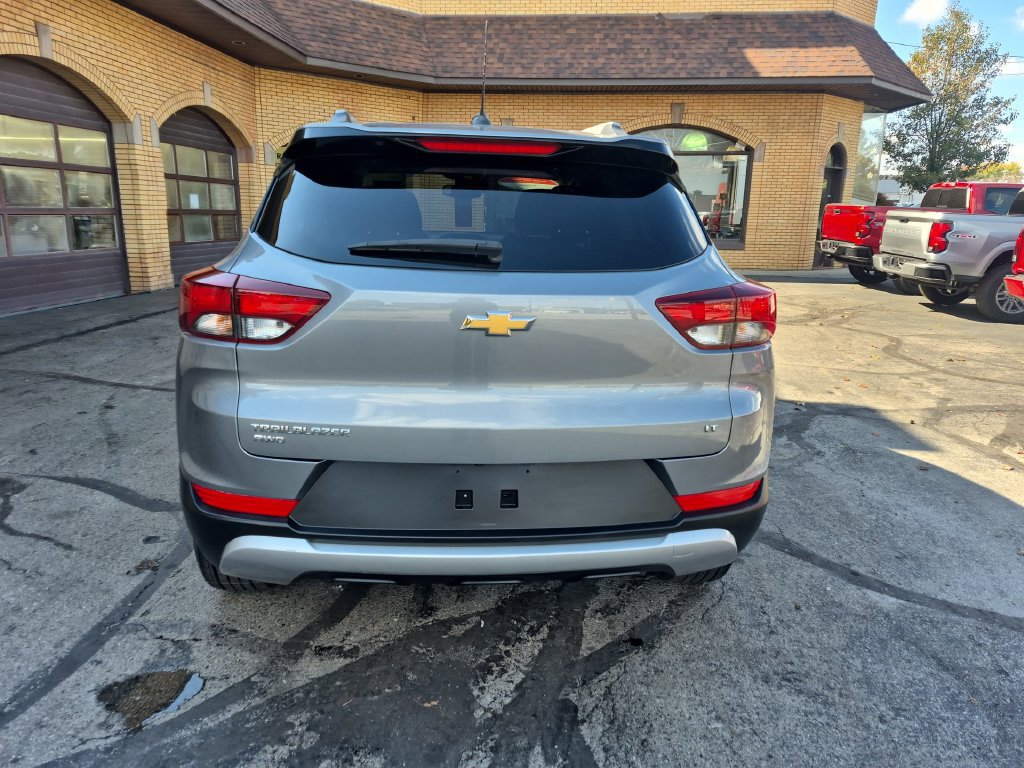 Used 2023 Chevrolet TrailBlazer LT w/ Convenience Package AWD/4WD image 14