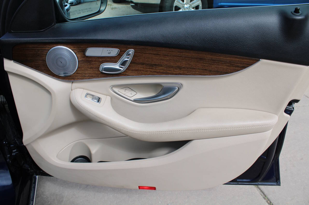 Used 2019 Mercedes-Benz C 300 4MATIC Sedan image 8
