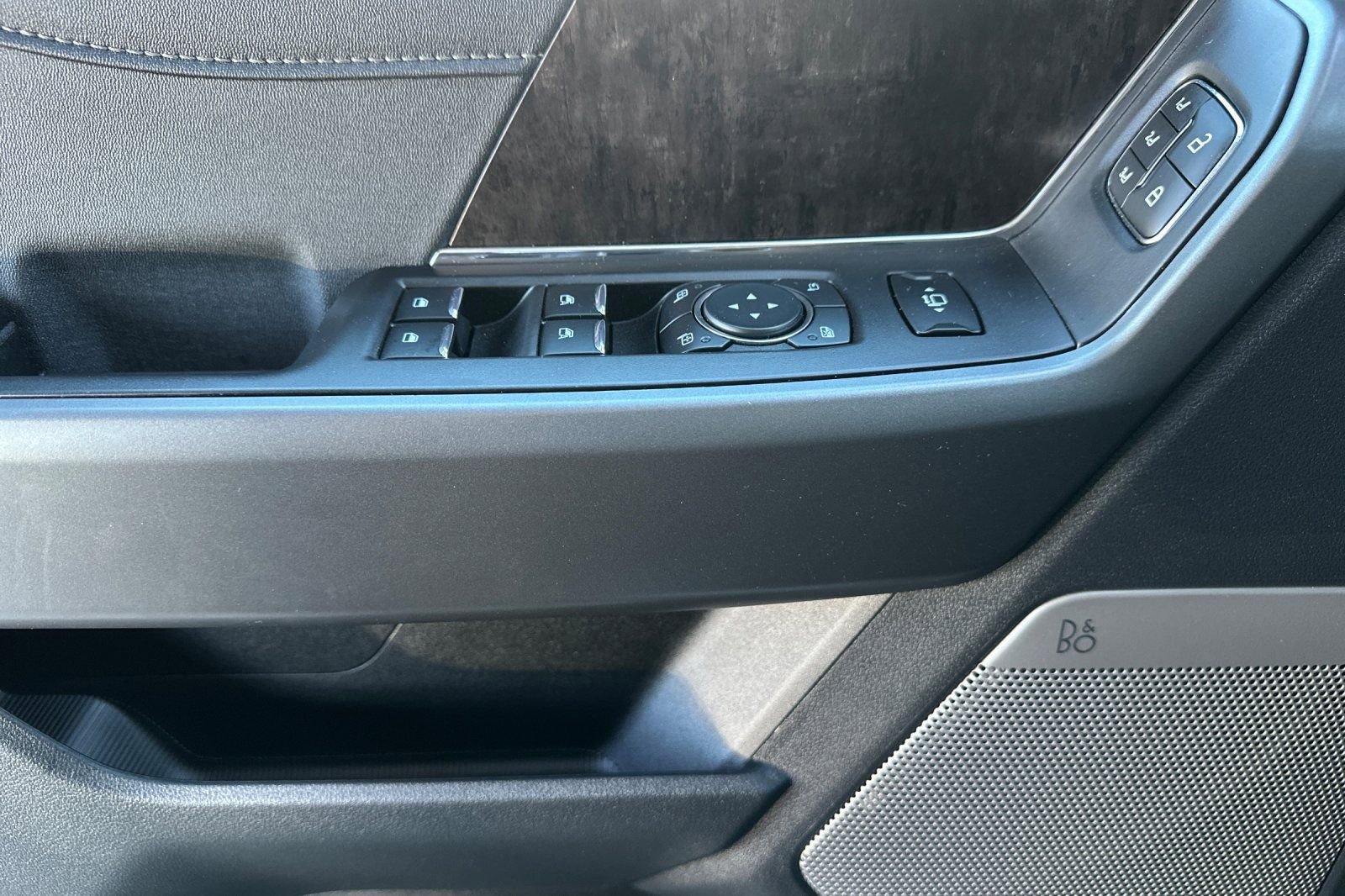 New 2026 Ford F250 Lariat w/ Black Appearance Package image 11