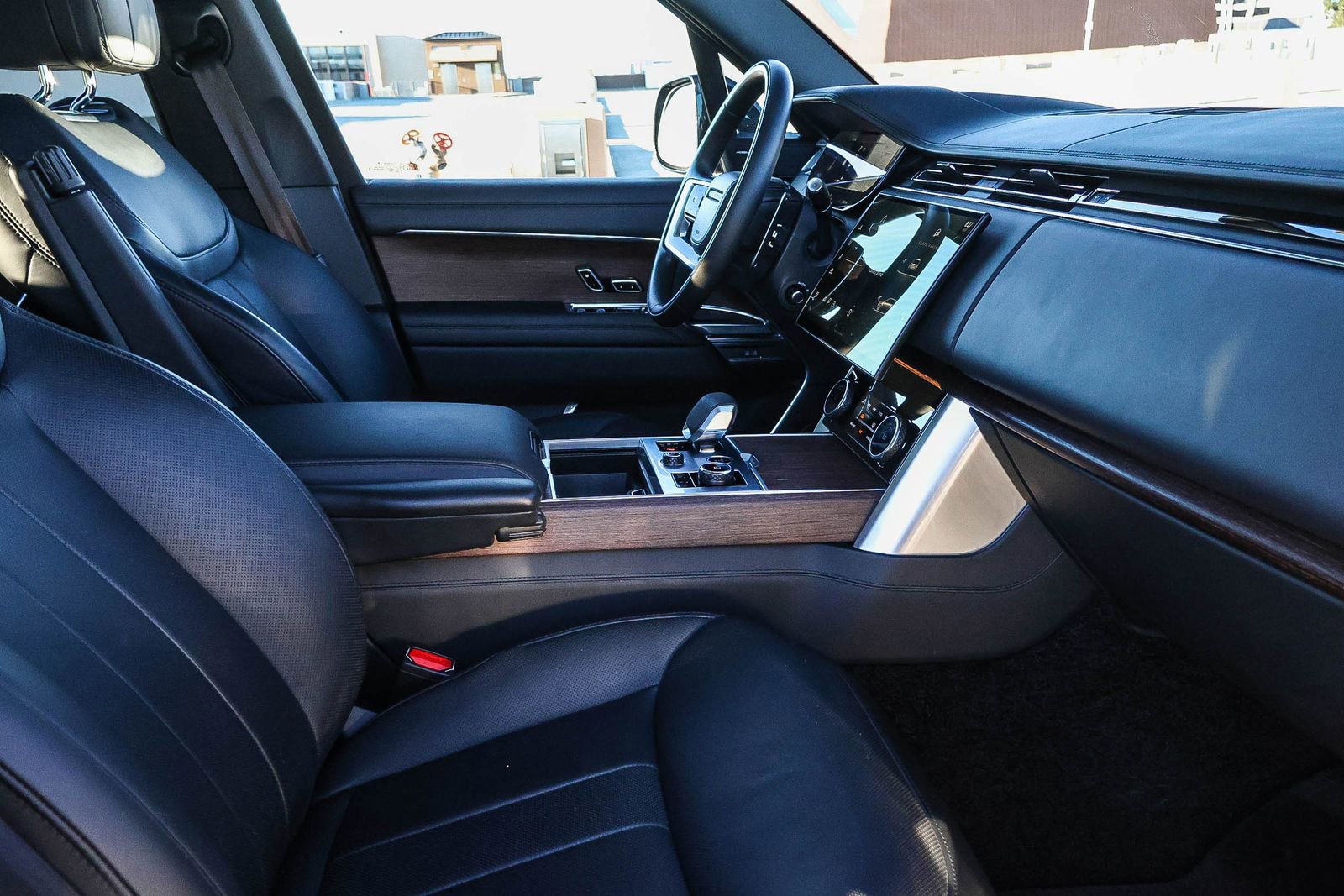 Certified 2023 Land Rover Range Rover SE image 17