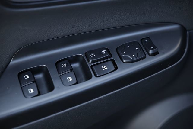 Used 2023 Hyundai Kona Limited image 16