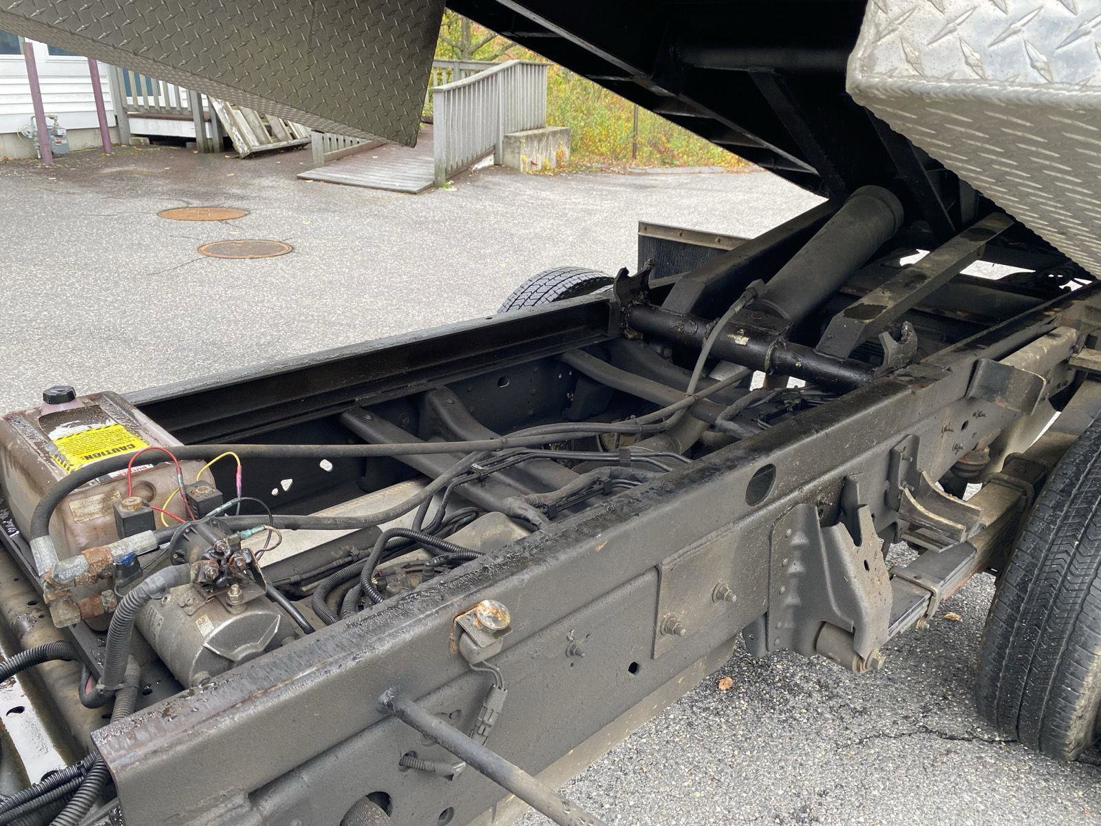 Used 2022 GMC Sierra 3500 Pro w/ Convenience Package image 8