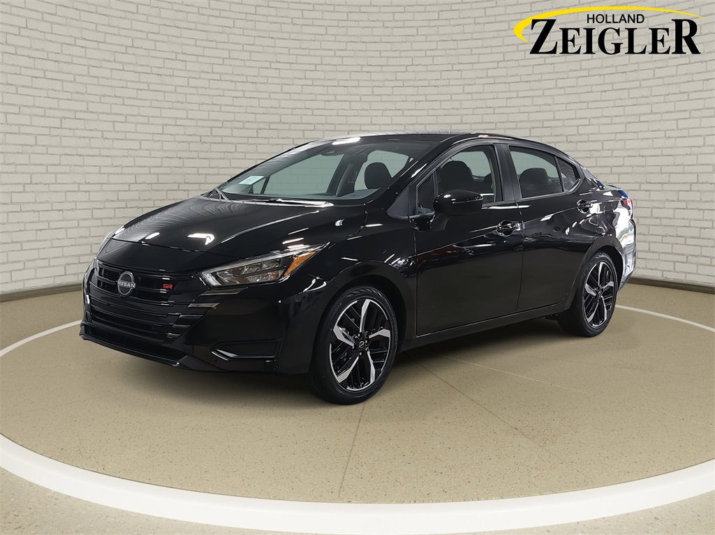 New 2025 Nissan Versa SR w/ Trunk Package