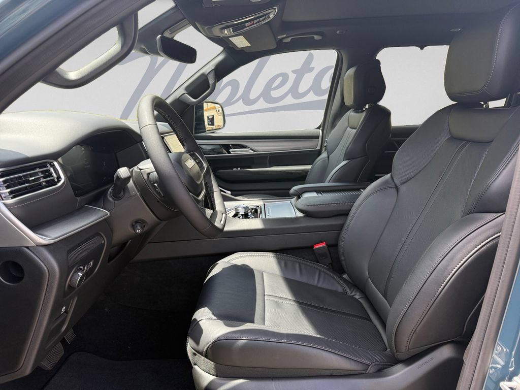 New 2026 Jeep Grand Wagoneer Limited AWD/4WD image 11