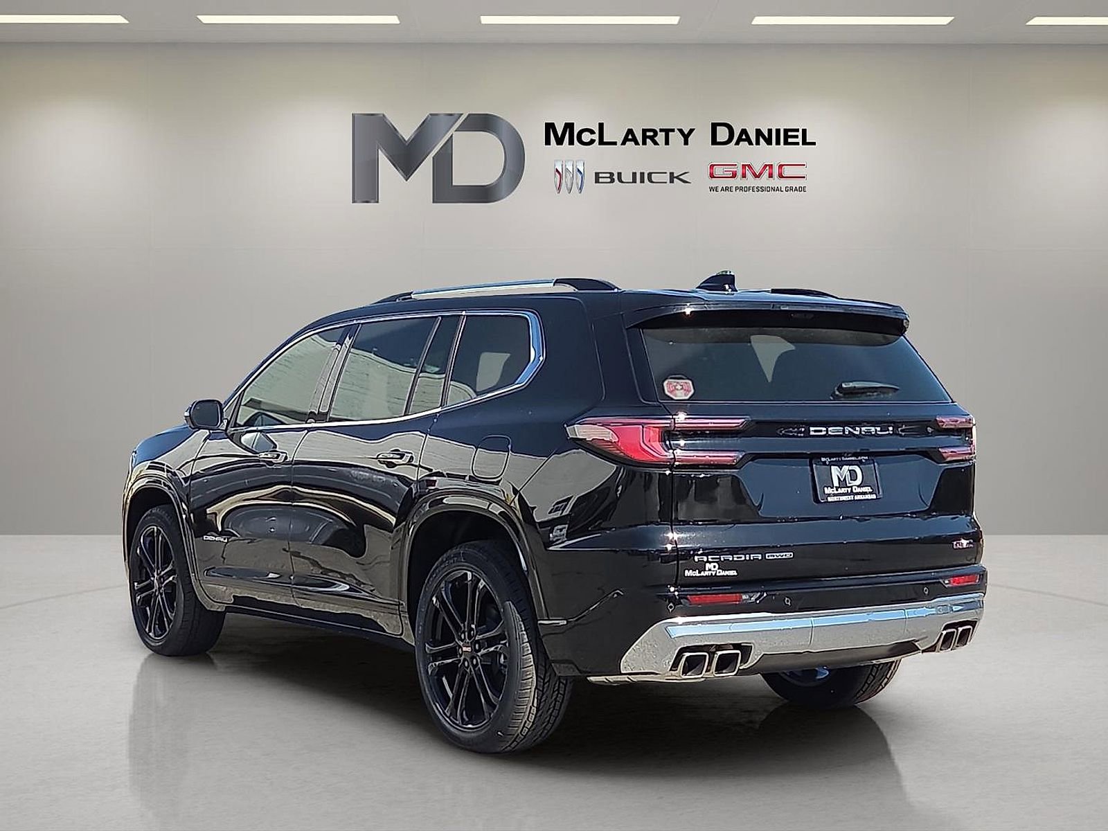 New 2026 GMC Acadia Denali AWD/4WD image 4