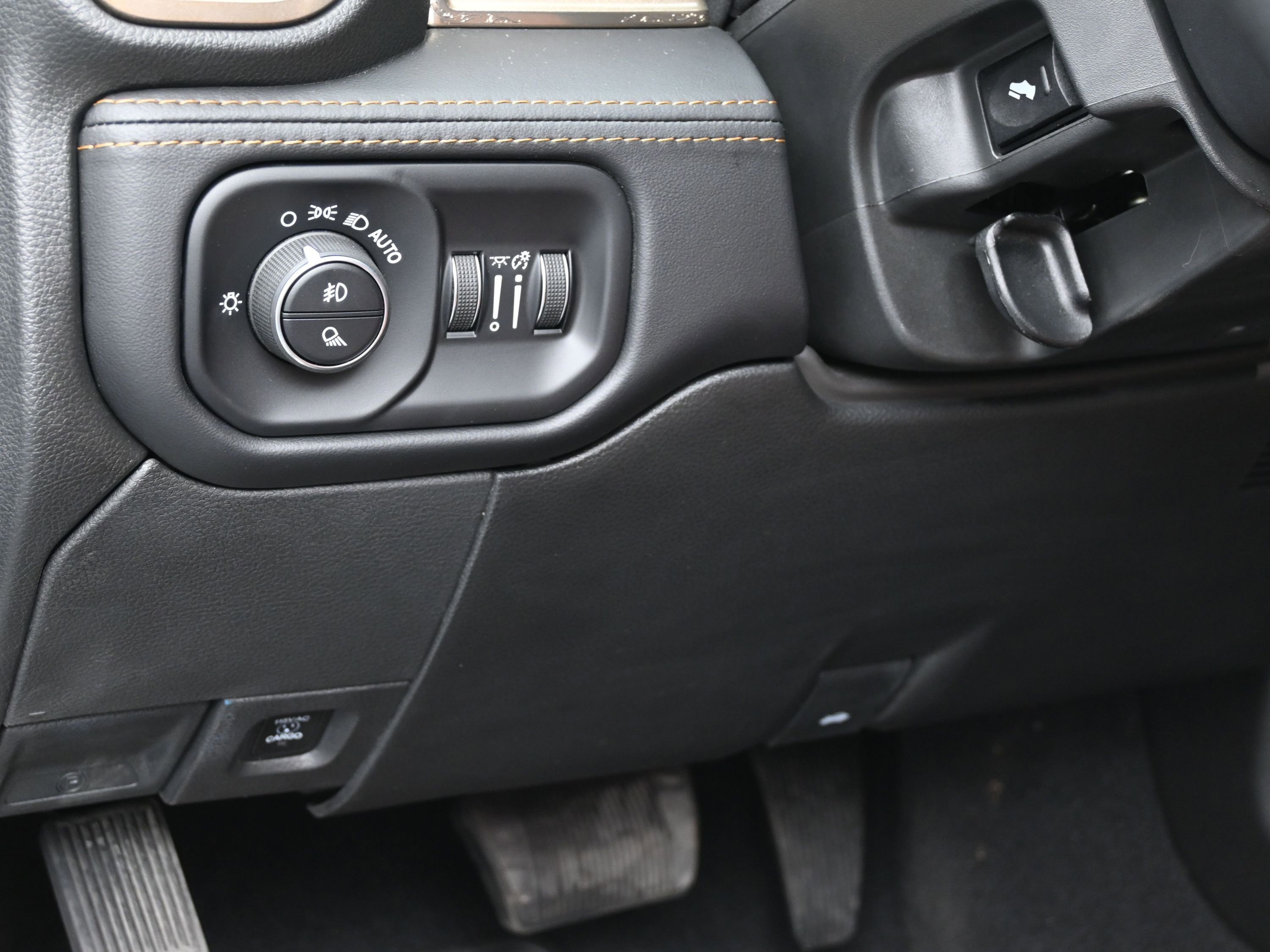 Used 2023 RAM 2500 Limited image 23