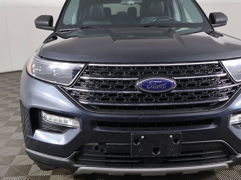 Used 2022 Ford Explorer XLT w/ Equipment Group 202A AWD/4WD image 12