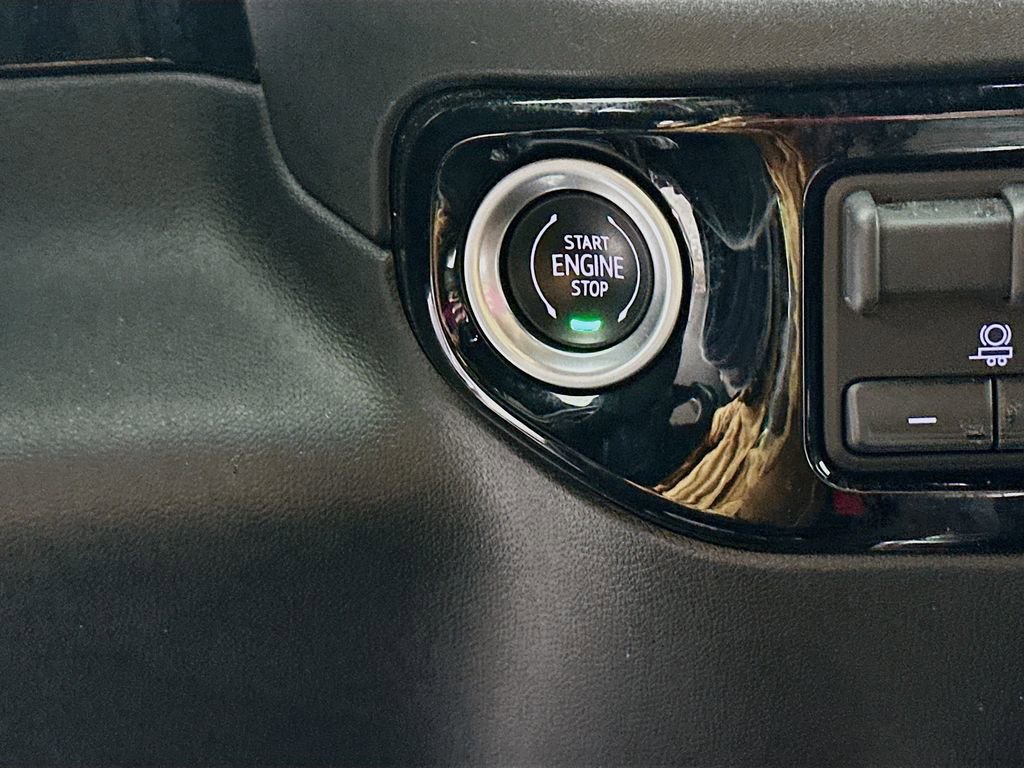 Used 2022 Chevrolet Silverado 1500 High Country w/ High Country Premium Package image 20