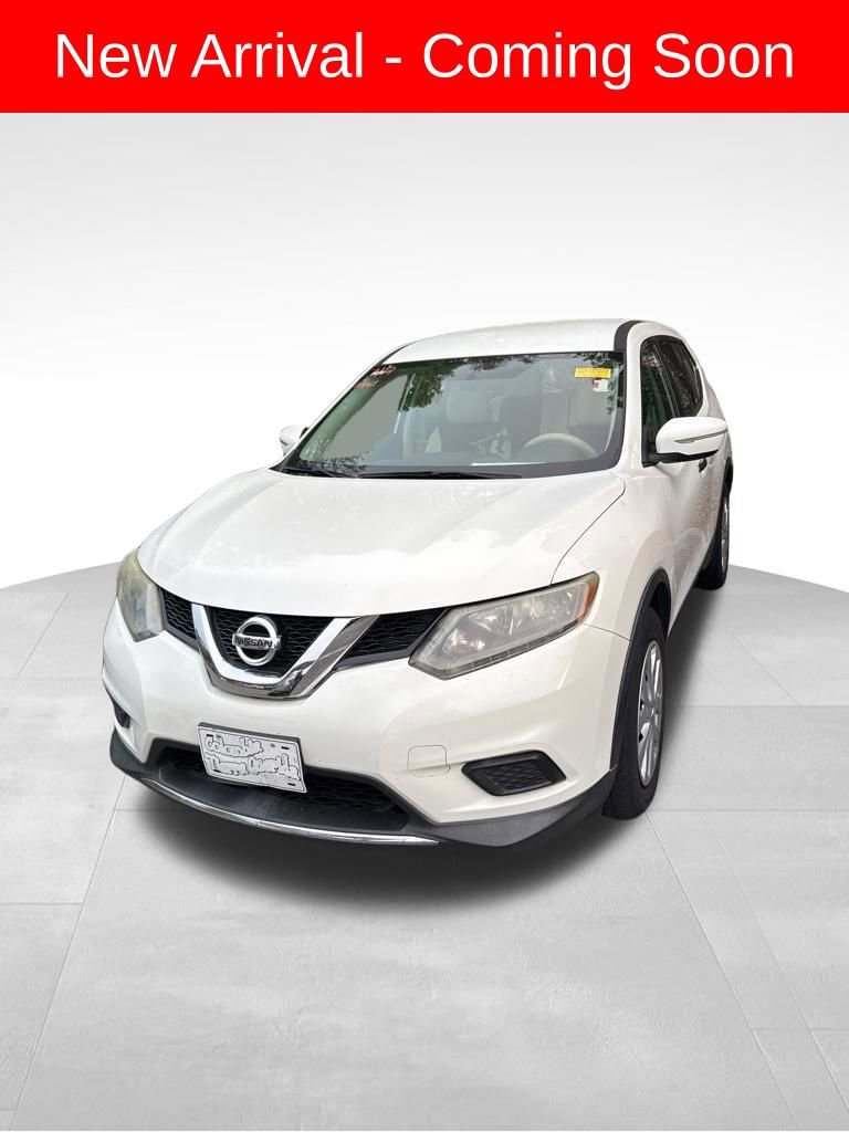 Used 2015 Nissan Rogue S image 2