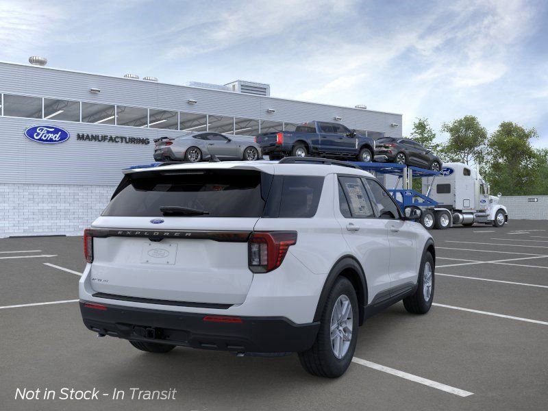 New 2026 Ford Explorer Active RWD image 8