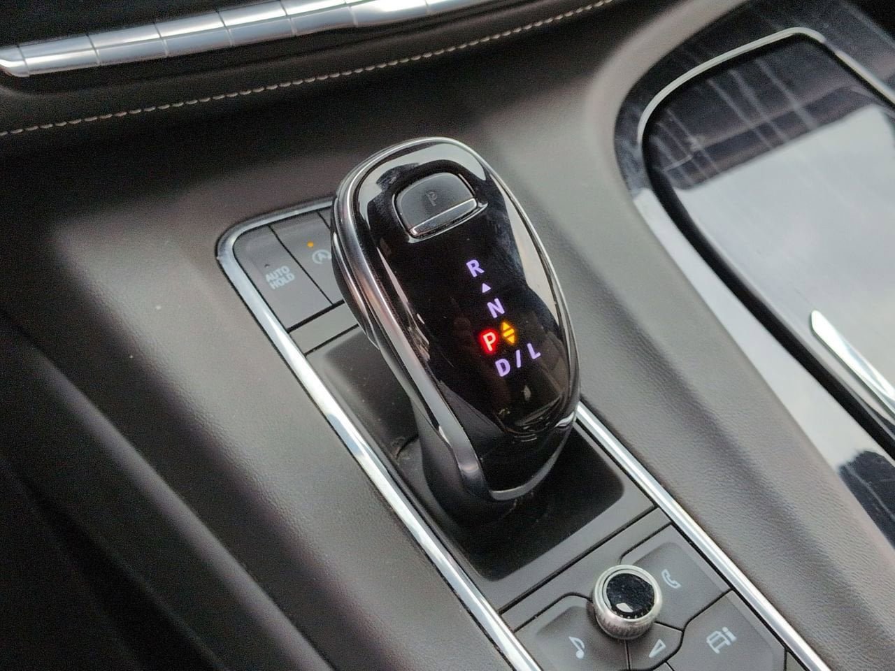 Used 2024 Cadillac Escalade Sport RWD image 15