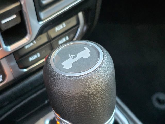 Used 2025 Jeep Wrangler Unlimited Rubicon w/ Convenience Group AWD/4WD image 36