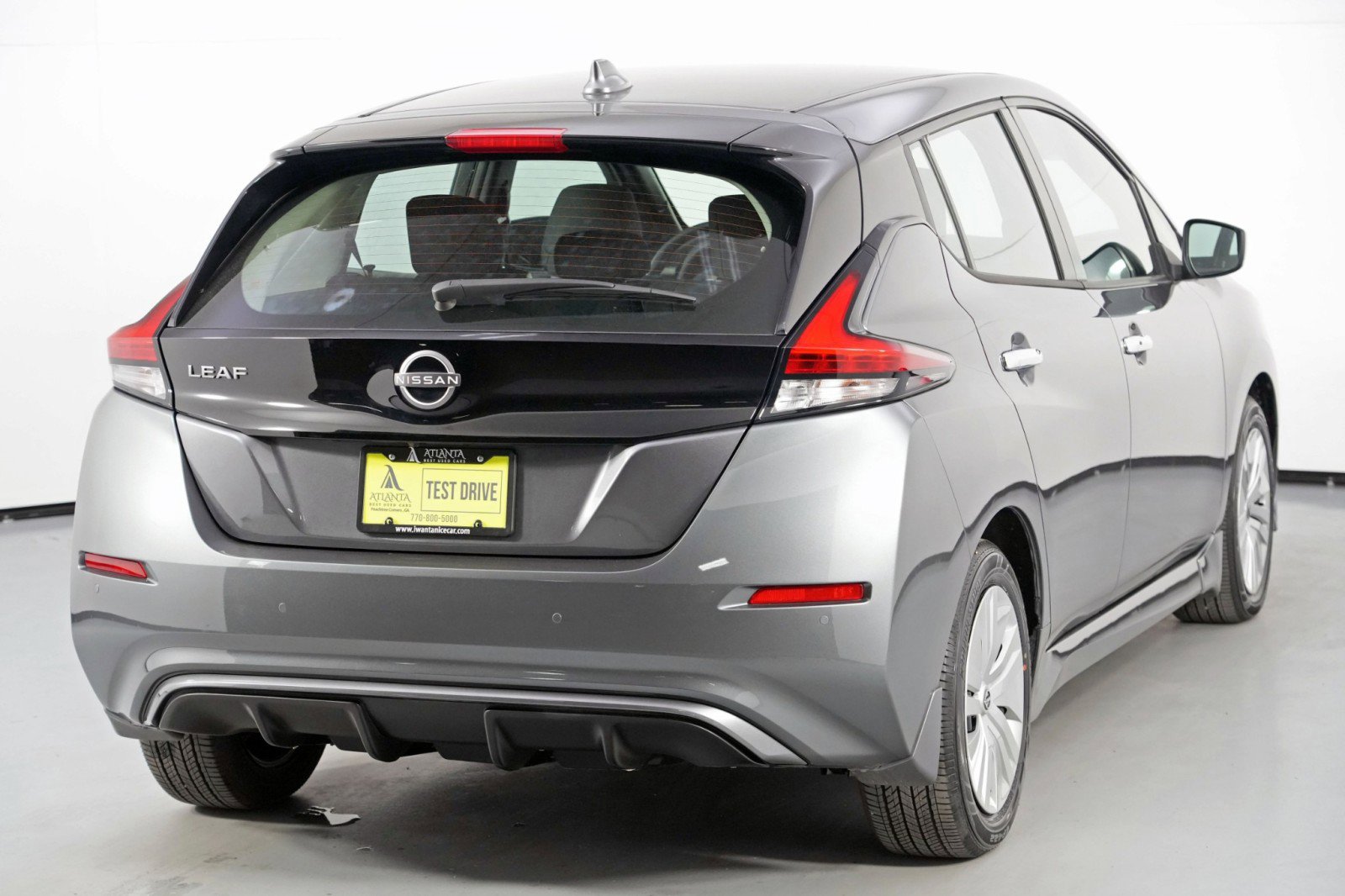 Used 2025 Nissan Leaf S image 44