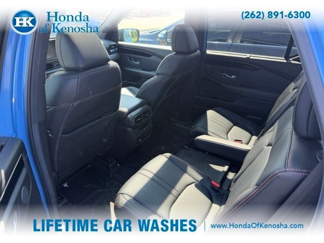 Used 2024 Honda Pilot TrailSport image 11