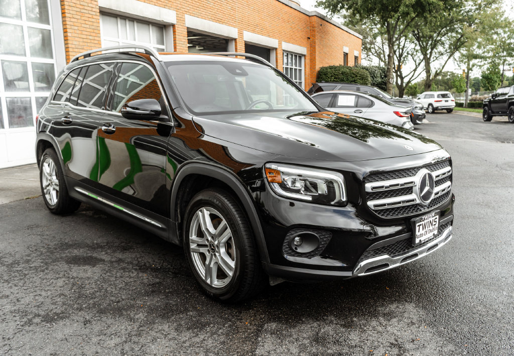 Used 2022 Mercedes-Benz GLB 250 4MATIC w/ Premium Package Lite image 5