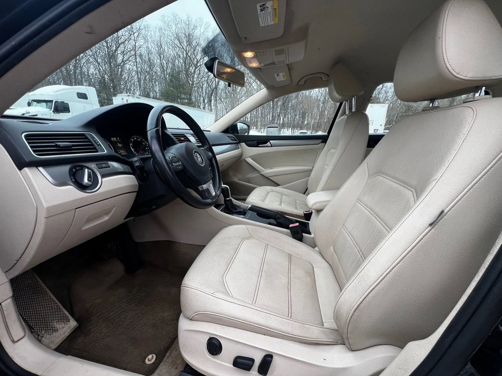 Used 2015 Volkswagen Passat 1.8T Limited Edition FWD image 9
