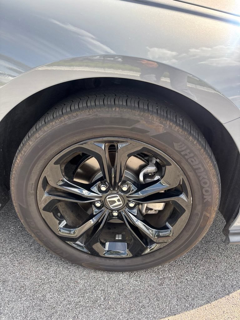 Certified 2025 Honda Accord SE image 9