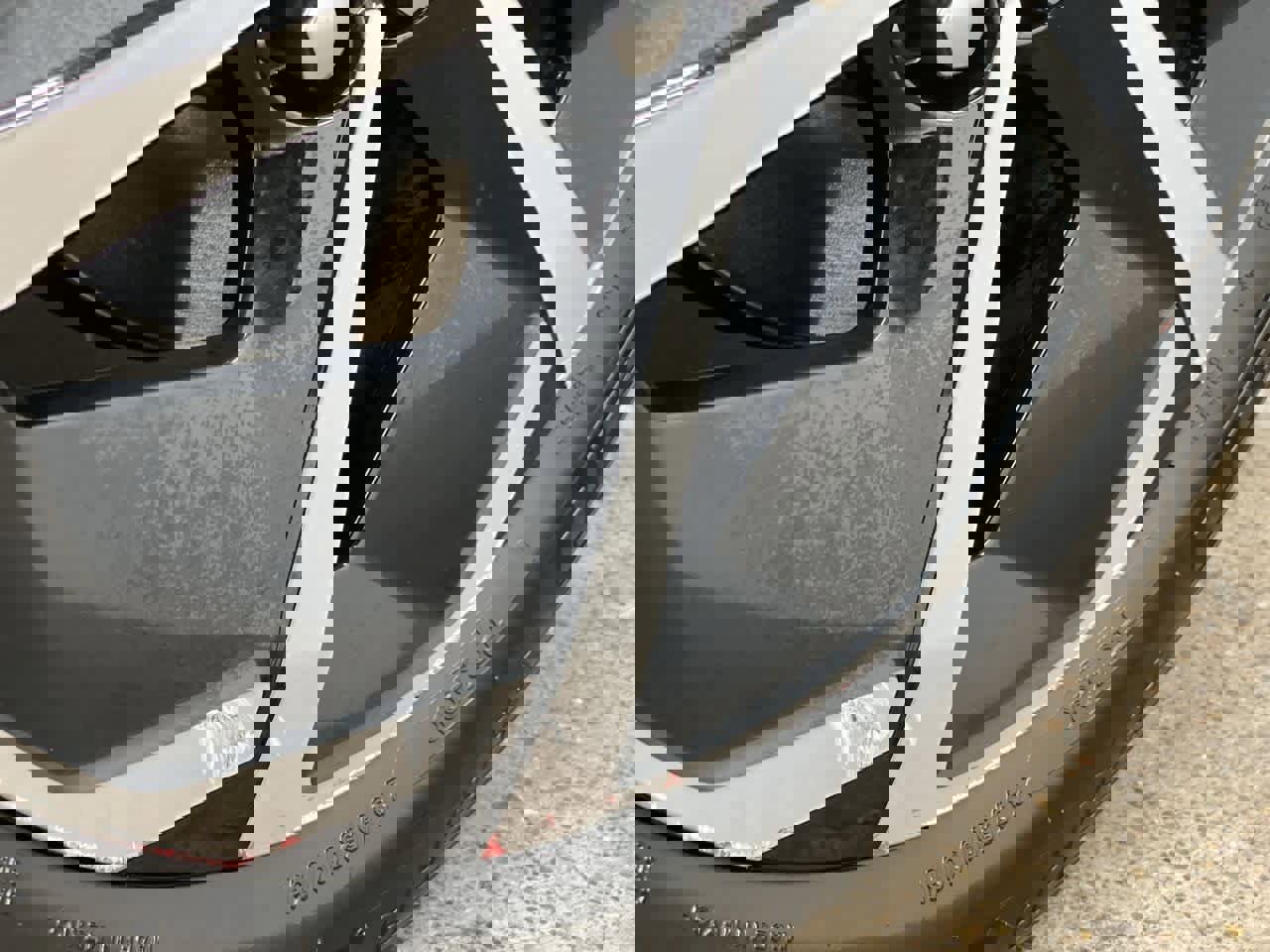 Used 2025 Chevrolet Equinox EV LT w/ Convenience Package image 31