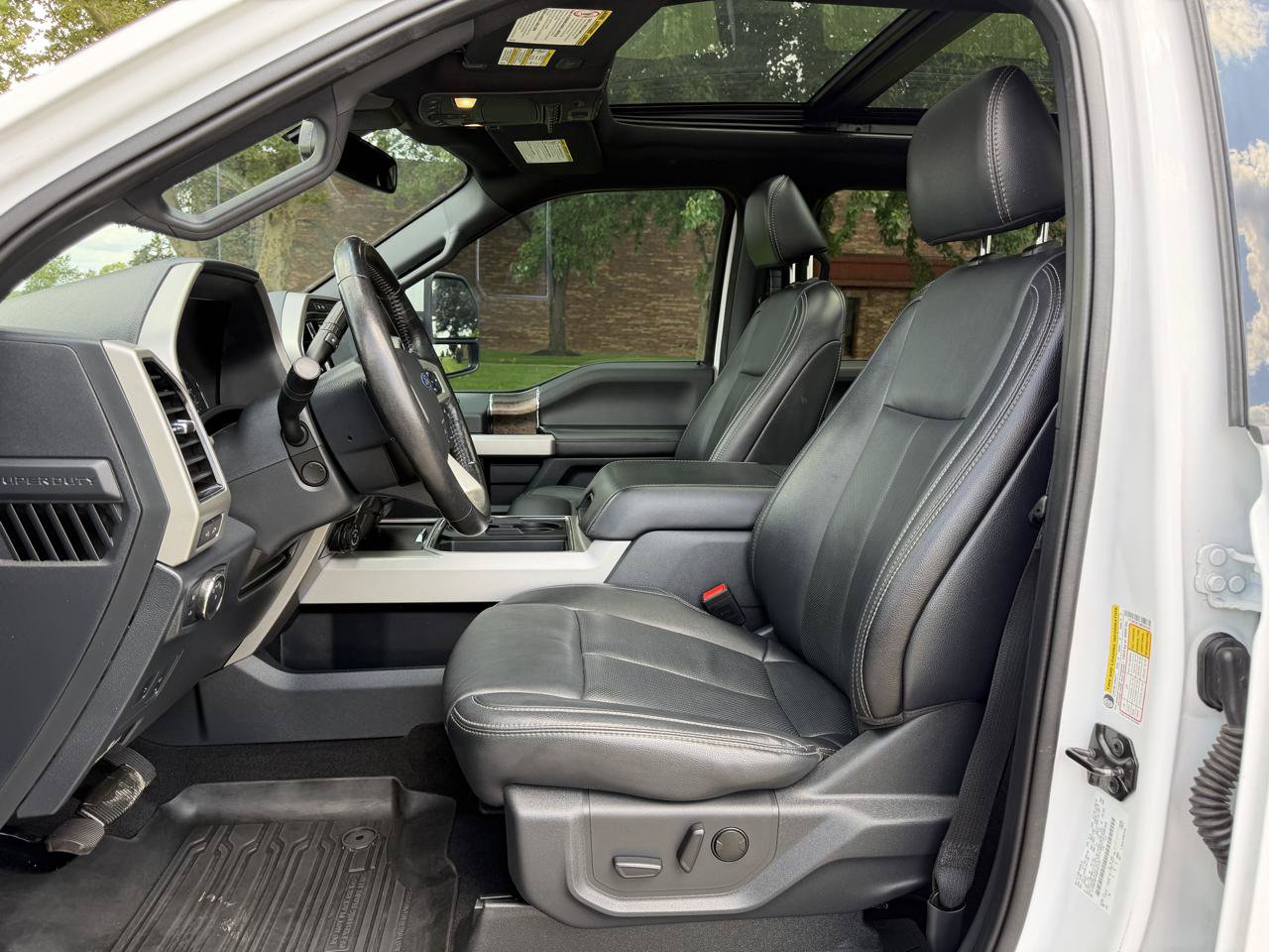 Used 2022 Ford F350 Lariat w/ Lariat Ultimate Package AWD/4WD image 18