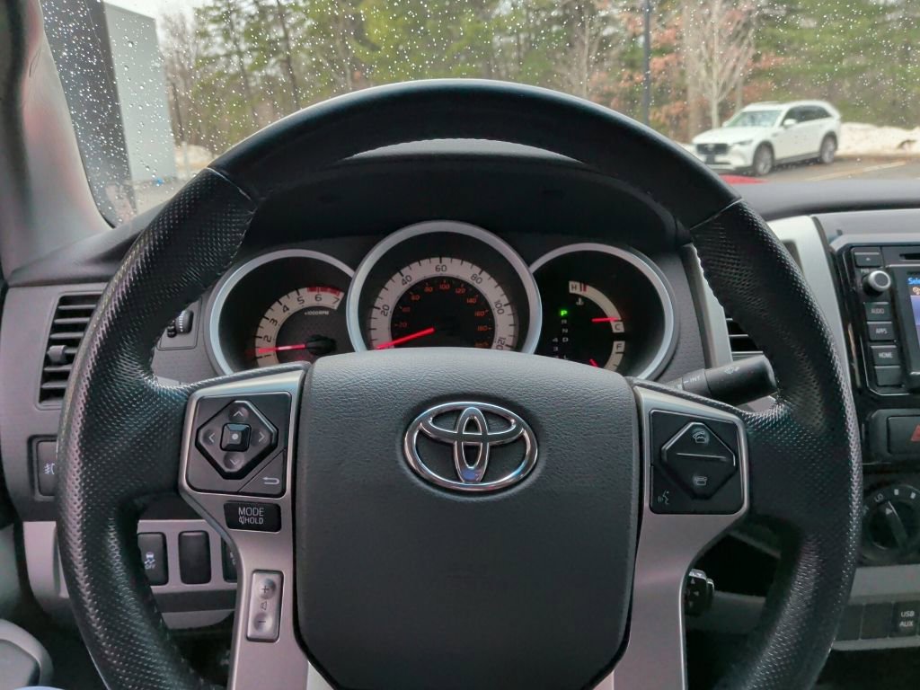 Used 2015 Toyota Tacoma 4x4 Access Cab V6 w/ TRD Sport Package image 17