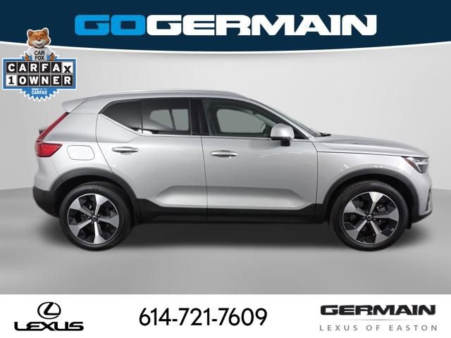 Used 2025 Volvo XC40 B5 Plus image 7