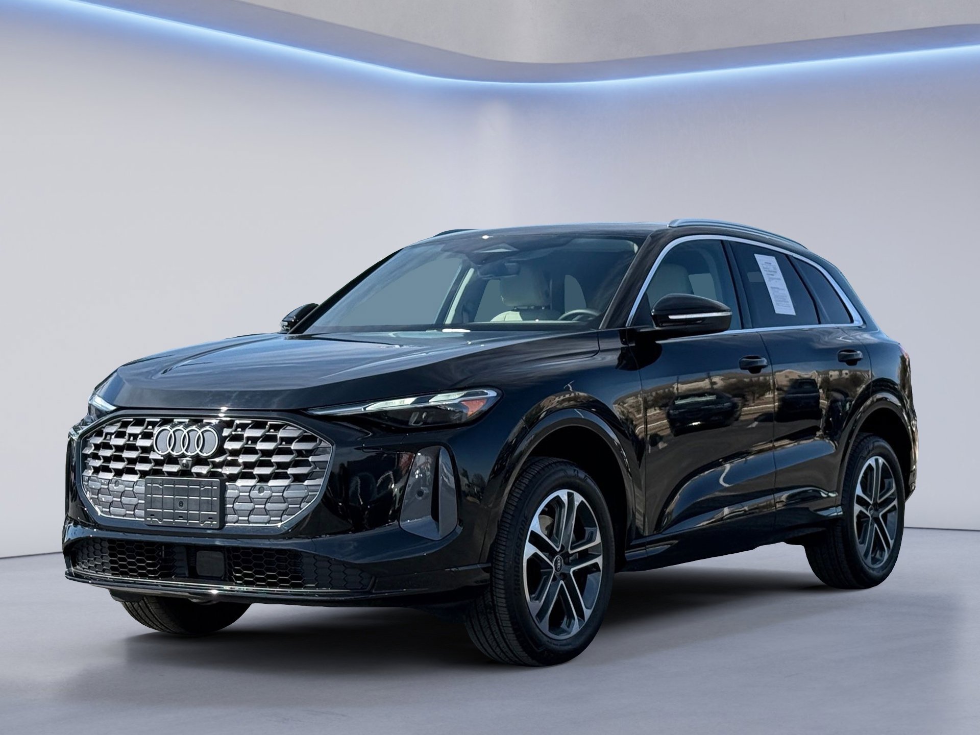 Certified 2025 Audi Q5 Premium w/ Convenience Package image 7