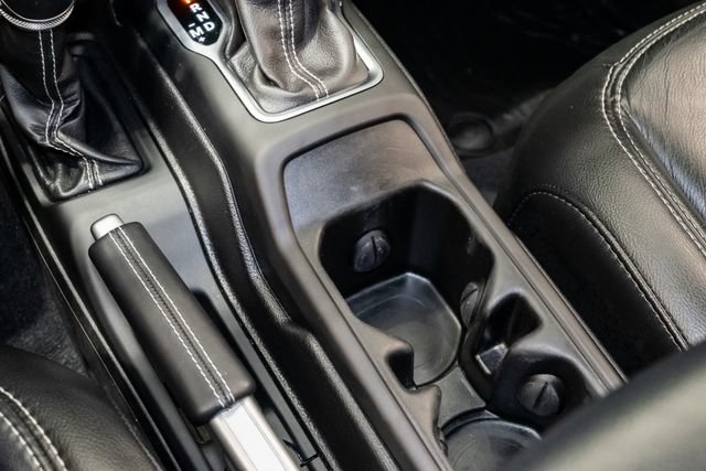 Used 2018 Jeep Wrangler Unlimited Sahara AWD/4WD image 27