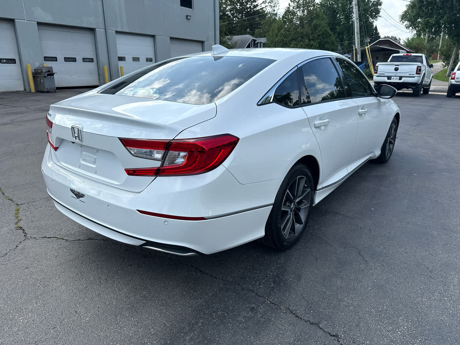 Used 2021 Honda Accord EX-L image 3