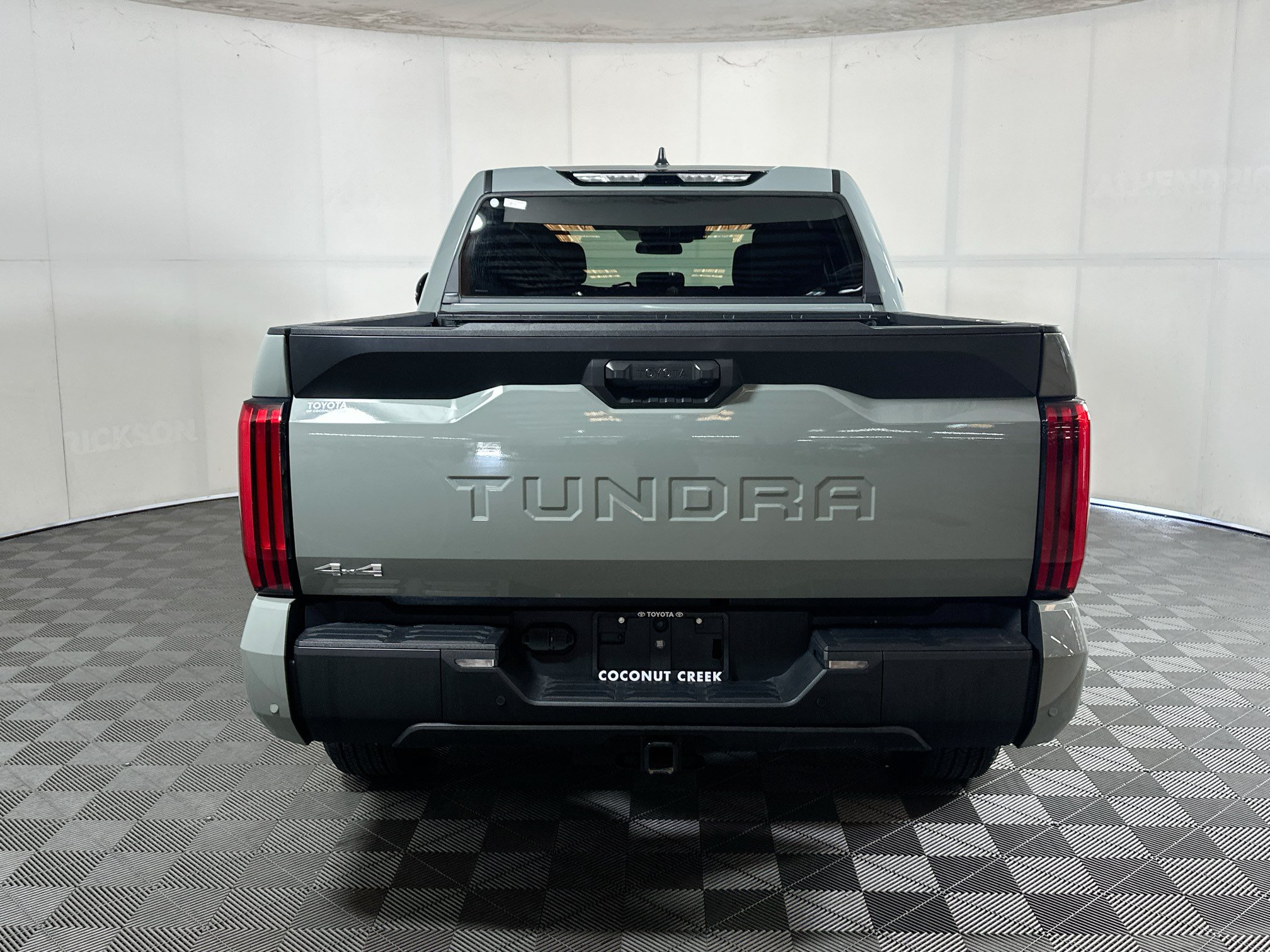 Used 2025 Toyota Tundra SR5 w/ SR5 Convenience Package AWD/4WD image 4