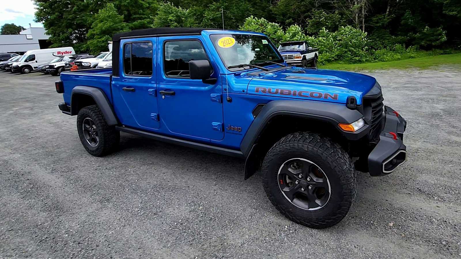 Used 2023 Jeep Gladiator Rubicon w/ Cold Weather Group AWD/4WD image 2