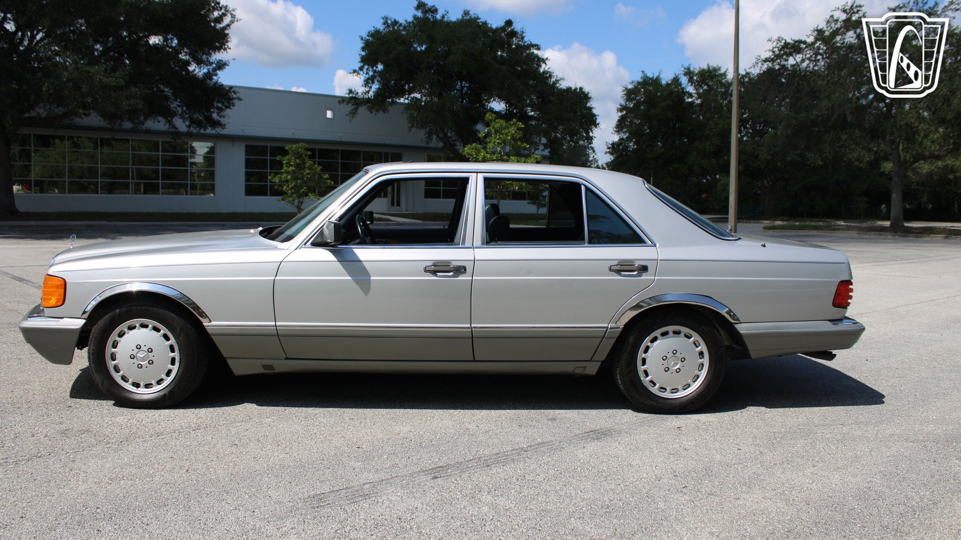 Used 1990 Mercedes-Benz 300 SE image 9