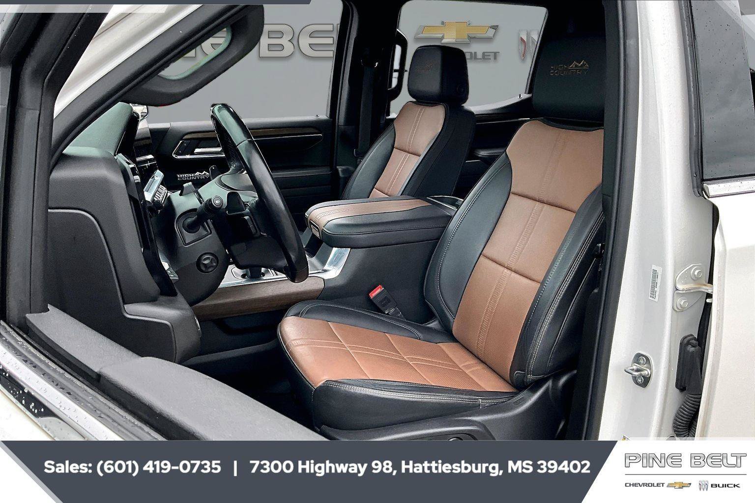 Used 2024 Chevrolet Silverado 1500 High Country w/ Technology Package AWD/4WD image 19