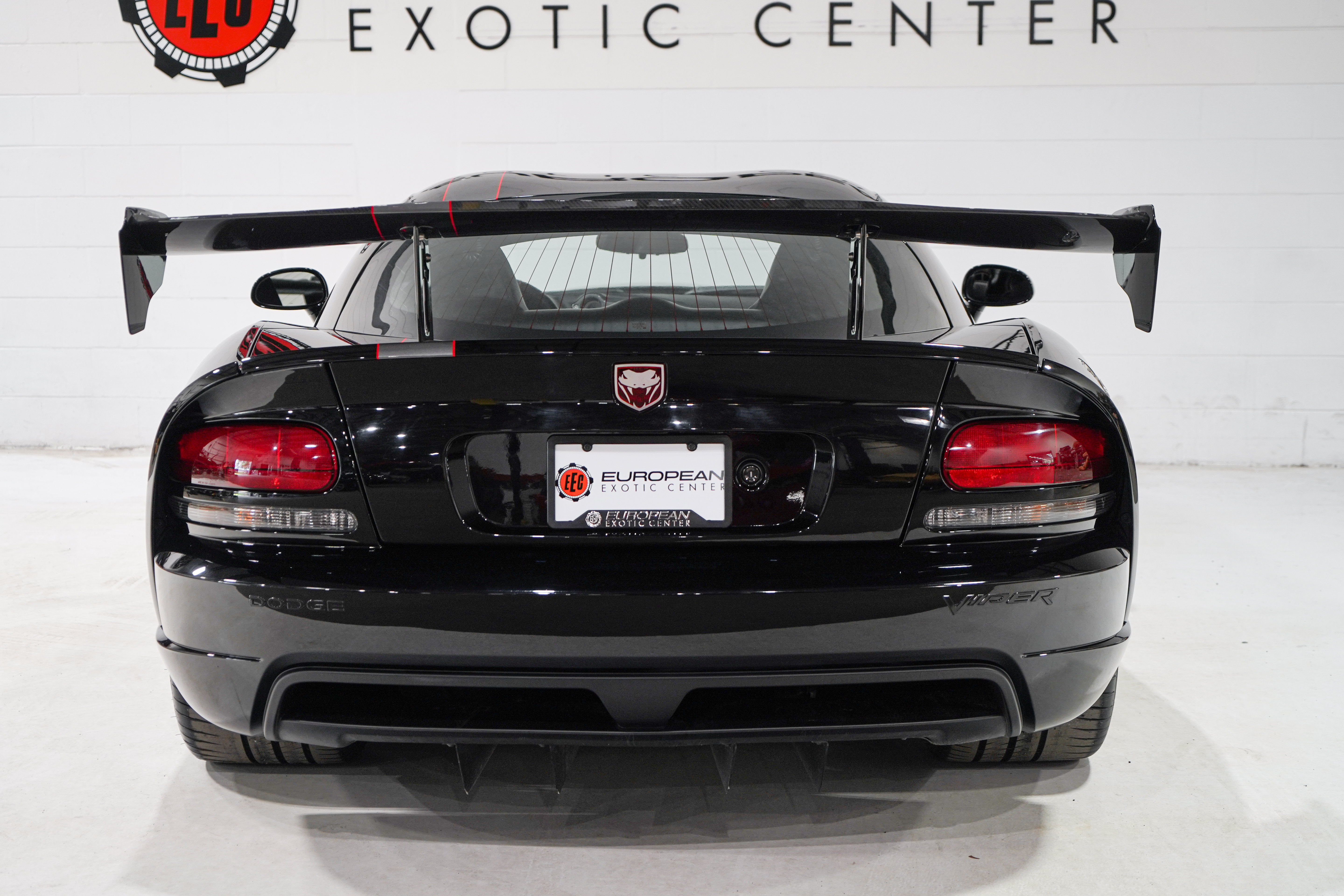 Used 2010 Dodge Viper ACR RWD image 3