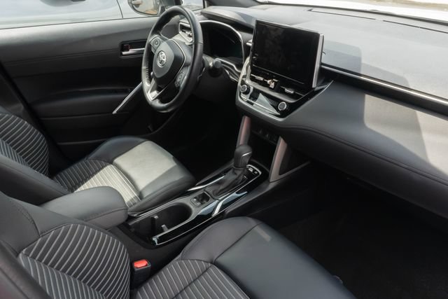 Used 2023 Toyota Corolla Cross AWD Hybrid w/ Convenience Package image 4