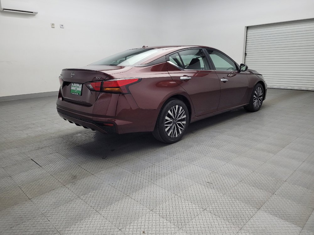 Used 2023 Nissan Altima 2.5 SV image 9
