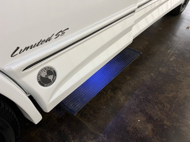 Used 2025 GMC Savana 2500 w/ Driver Convenience Package image 12